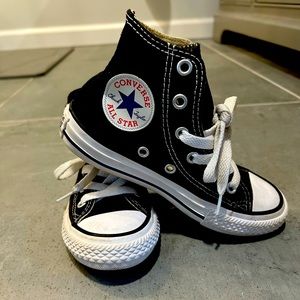 Boys size 11 converse high top sneakers(black)